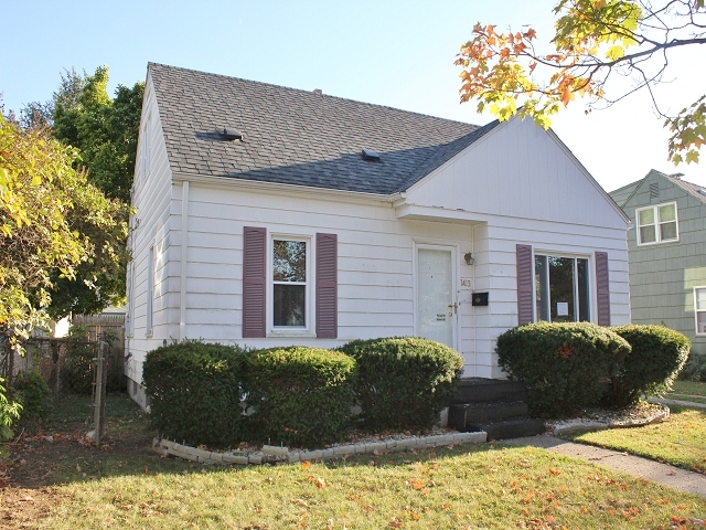 1413 Mulberry Ln, Flint, MI 48507 