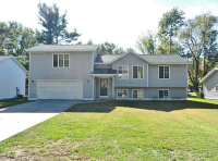 692 Butternut Dr, Holland, MI 49424 