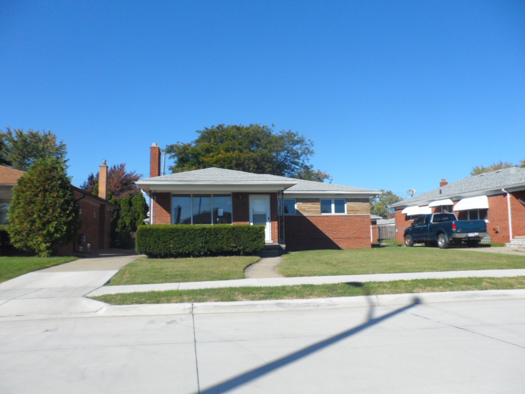 15357 Juliana, Eastpointe, MI 48021 