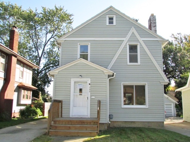 726 Cleo St, Lansing, MI 48915 