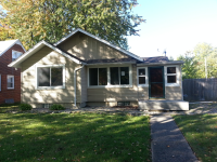 132 Coleman Dr, Waterford, MI 48328 