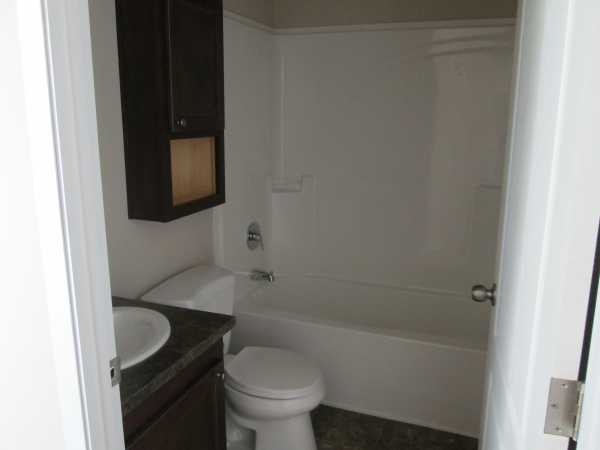 4760 Dunkirk Ct, Sterling Heights, MI 48310 