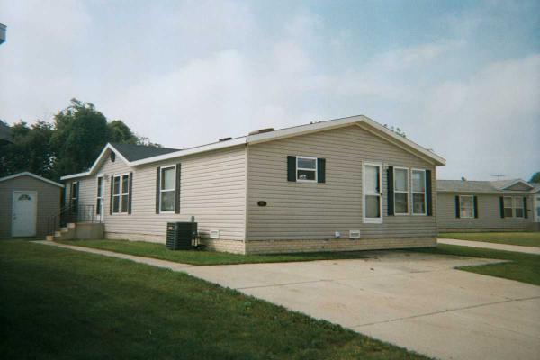 13587 red apple, Carleton, MI 48117 