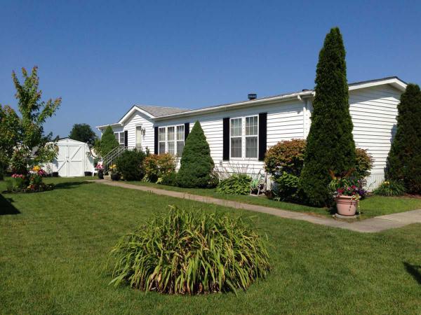 831 Pinewood, Columbus, MI 48063 