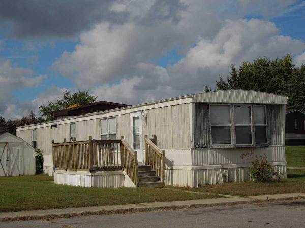 2685 Loch Lomond, Highland, MI 48357 