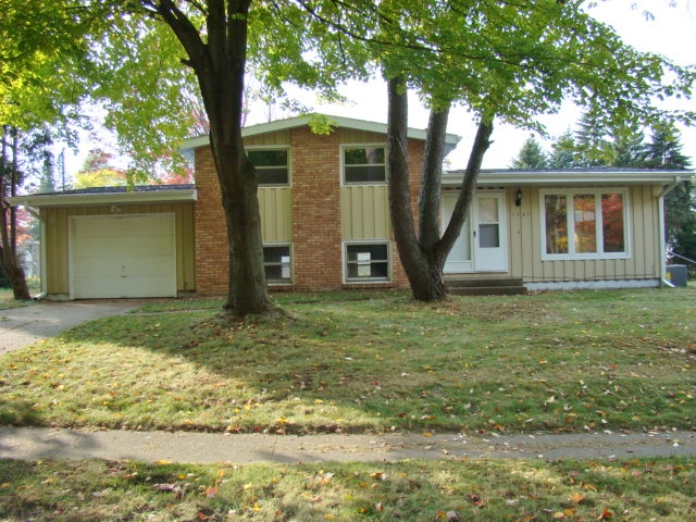 1282 24th St S, Battle Creek, MI 49015 