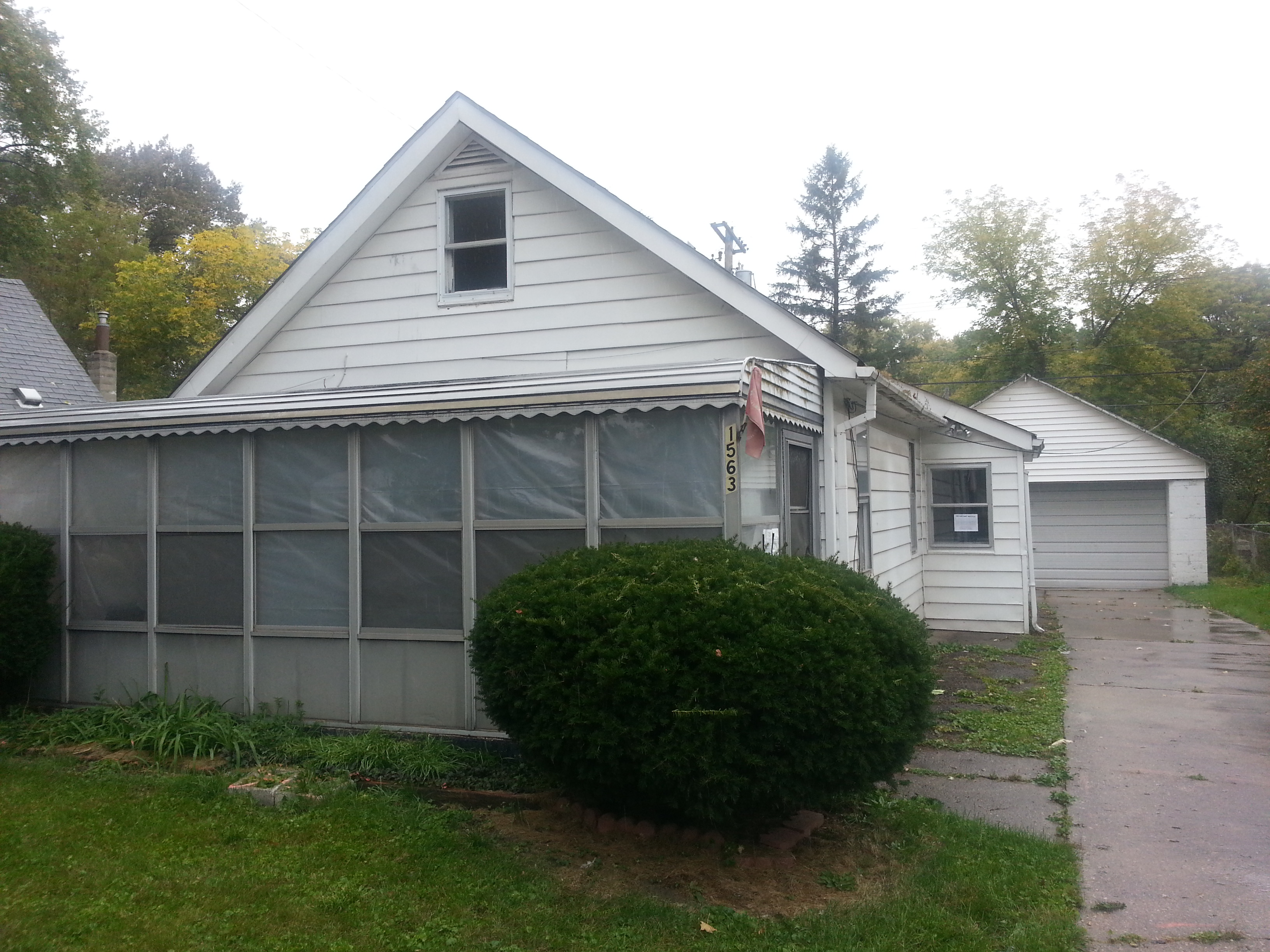 1563 East Madge Ave, Hazel Park, MI 48030 