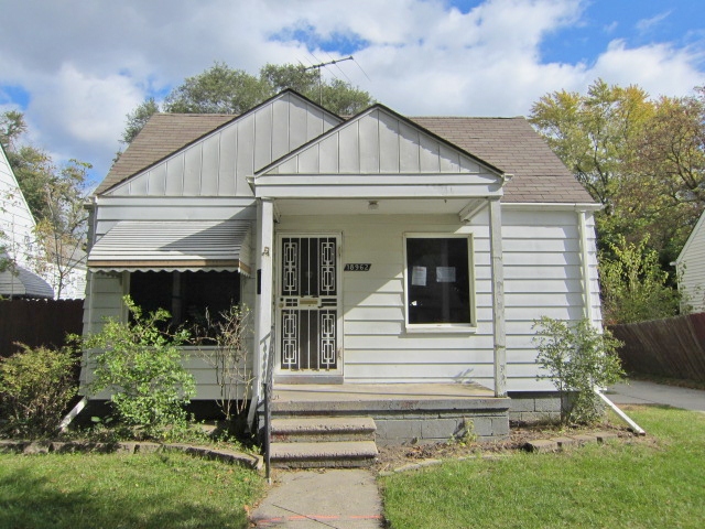 18962 Shiawassee Dr, Detroit, MI 48219 