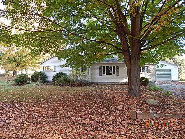 2809 Hillcrest Dr, Ionia, MI 48846 