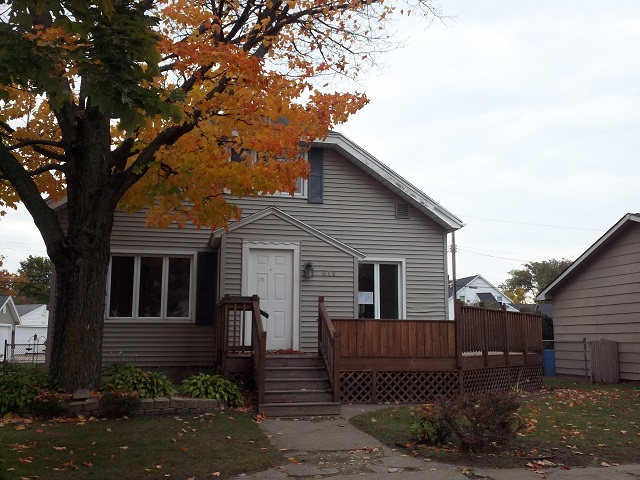 619 S 18th St, Escanaba, MI 49829 
