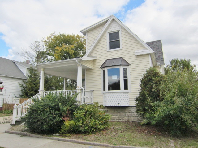 1731 Mckinley St, Wyandotte, MI 48192 