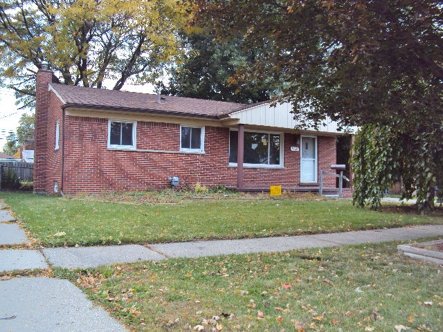 22527 Hill St, Warren, MI 48091 