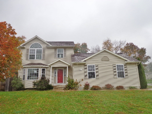 630 Sunset Hills Dr, Middleville, MI 49333 