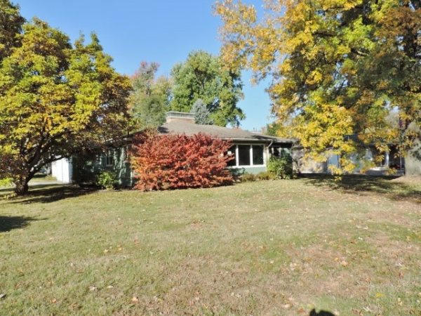 2758 Lincoln Ave, Saint Joseph, MI 49085 