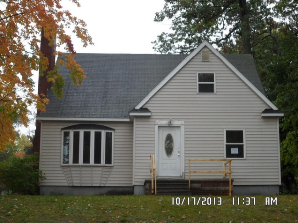 916 Carlton St, Muskegon, MI 49442 