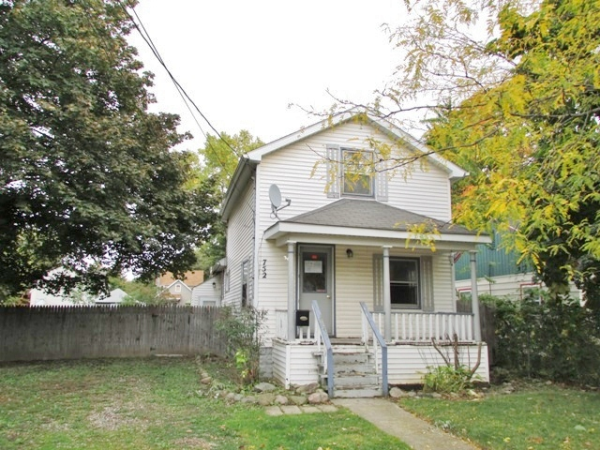 752 Wisconsin Ave, Lansing, MI 48915 