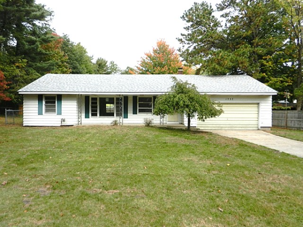 1757 Washington St, Holland, MI 49424 