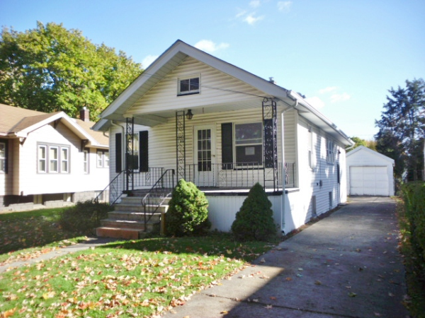 2138 N Clinton St, Saginaw, MI 48602 