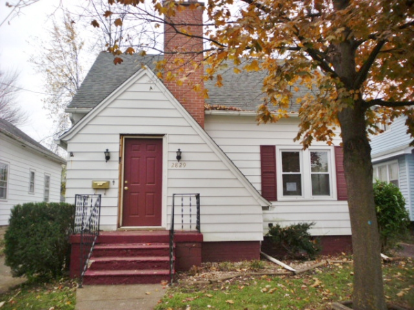 2829 Mackinaw St, Saginaw, MI 48602 