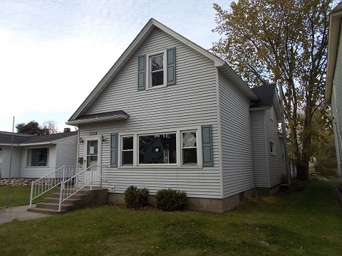 1012 9th Ave S, Escanaba, MI 49829 