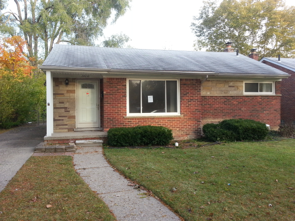 24210 Kenosha St, Oak Park, MI 48237 
