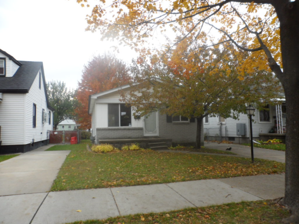 8468 Fisher Avenue, Warren, MI 48089 