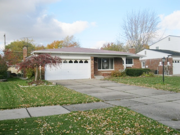 34099 Amsterdam Dr, Sterling Heights, MI 48312 