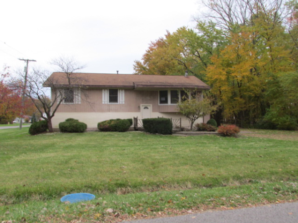 7498 Lakeview Blvd, Newport, MI 48166 