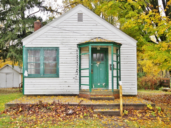 315 W Arlington St, Bangor, MI 49013 