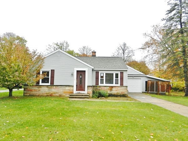 114 Cora St, Allegan, MI 49010 