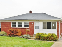 29440 Tamarack Dr, Flat Rock, MI 48134 