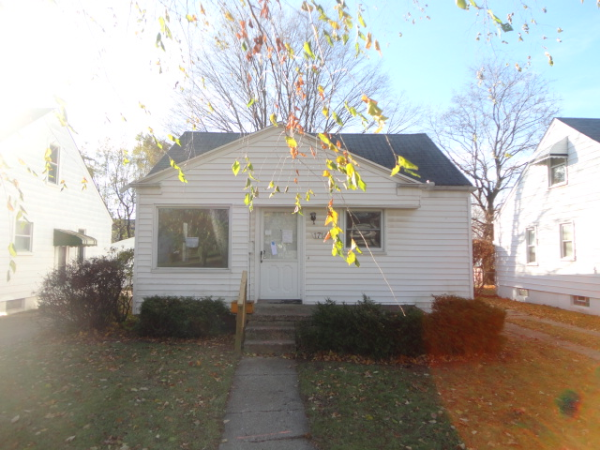 17149 Brady, Redford, MI 48240 