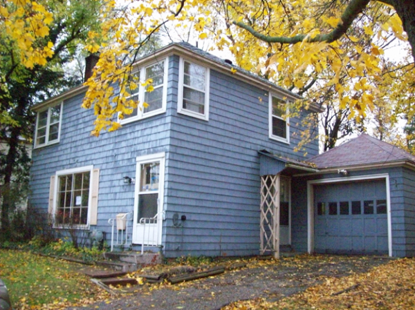 712 Whites Rd, Kalamazoo, MI 49008 