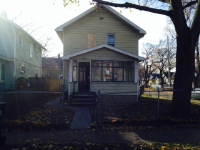524 Isbell St, Lansing, MI 48910 
