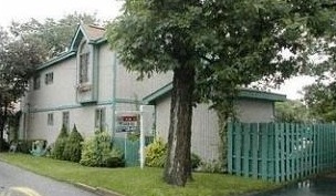 1176 Lakeside Dr, Howell, MI 48843 