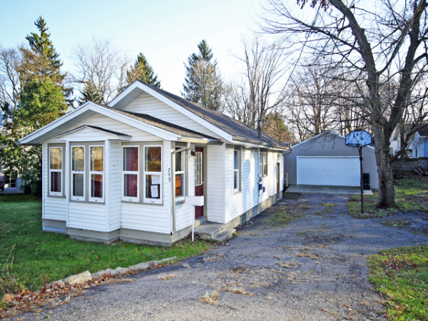 749 Hutchinson St, Kalamazoo, MI 49008 