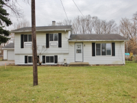 6048 Roberta St, Burton, MI 48509 