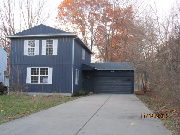 3538 Fort Dr, Waterford, MI 48328 