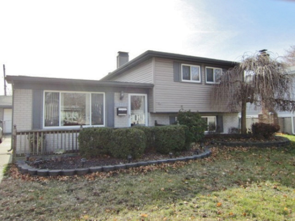 23433 Baske St, Taylor, MI 48180 