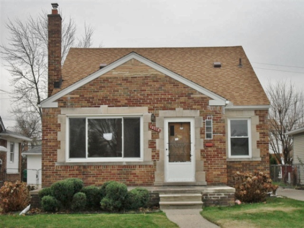 15378 Veronica Ave, Eastpointe, MI 48021 