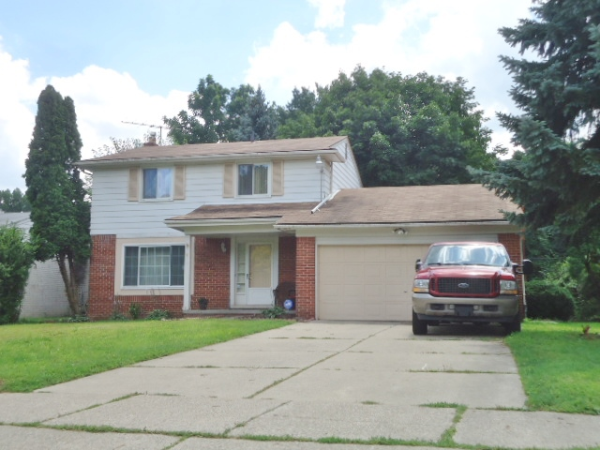 20881 Secluded Ln, Southfield, MI 48075 