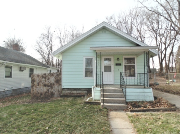 2212 Forest Ave, Lansing, MI 48910 