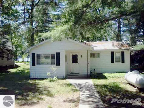 4870 Pine Drive, Kalkaska, MI 49646 