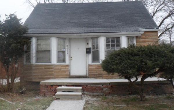 10006 Warwick, Detroit, MI 48228 
