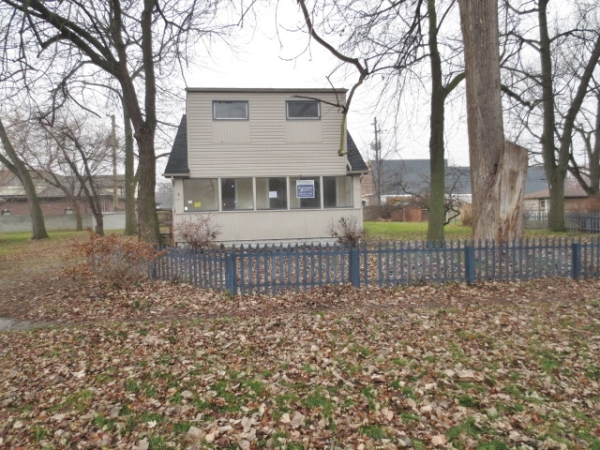 15573 Chelsea, Redford, MI 48239 