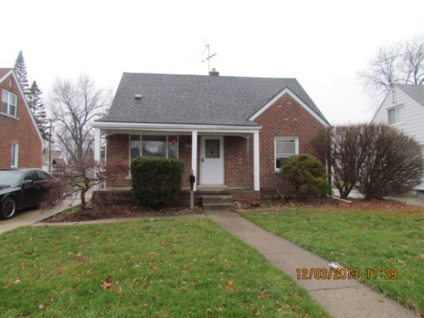 29597 Park St, Roseville, MI 48066 