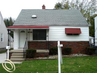 18650 Glenmore, Redford Twp, MI 48240 