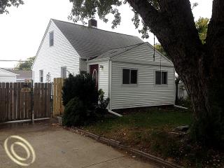 35103 Bakewell St, Westland, MI 48185 