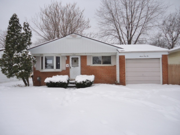 1642 S Berry St, Westland, MI 48186 