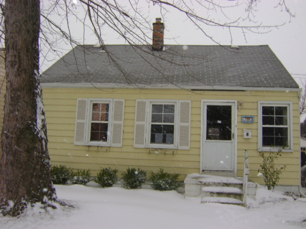 19468 Woodside St, Harper Woods, MI 48225 